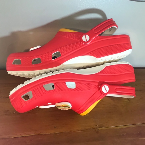 Crocs classic limited edition red Ronald McDonald’s clog - Picture 8 of 16